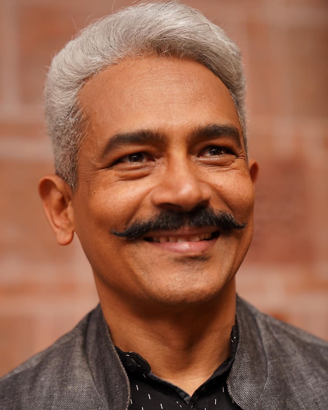  Atul Kulkarni