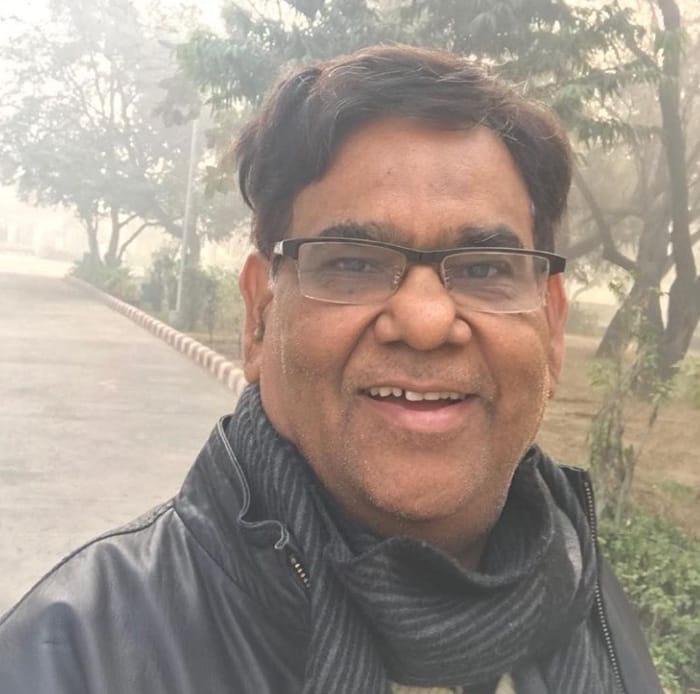  Satish Kaushik