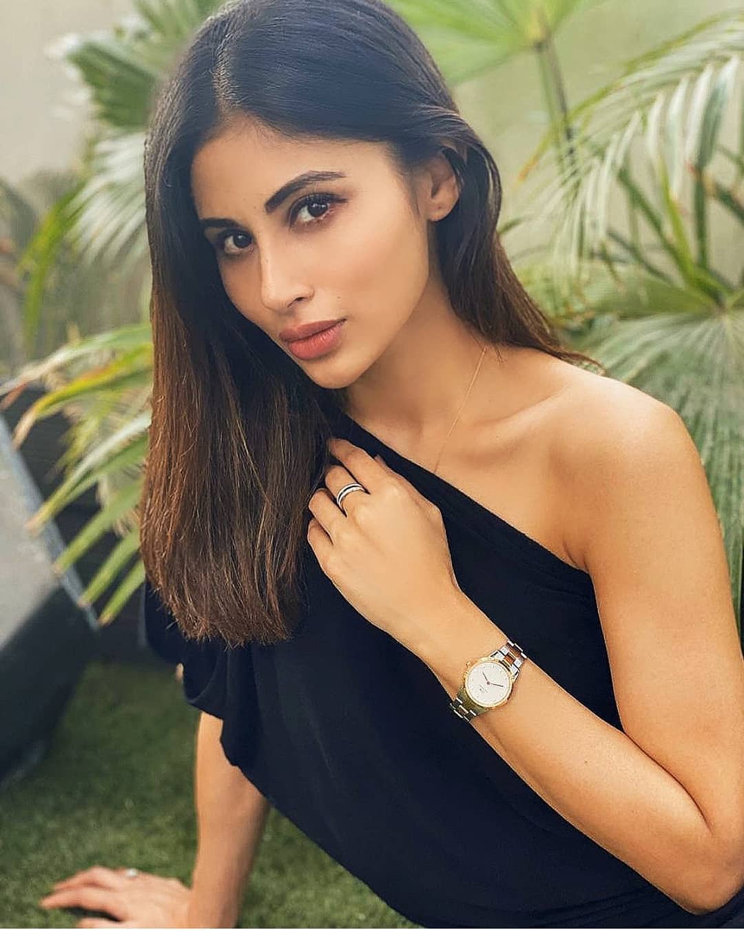  Mouni Roy